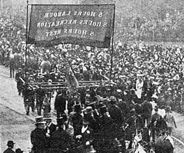 The pioneers of the 8-hour movement marching in the 8 Hours Procession.